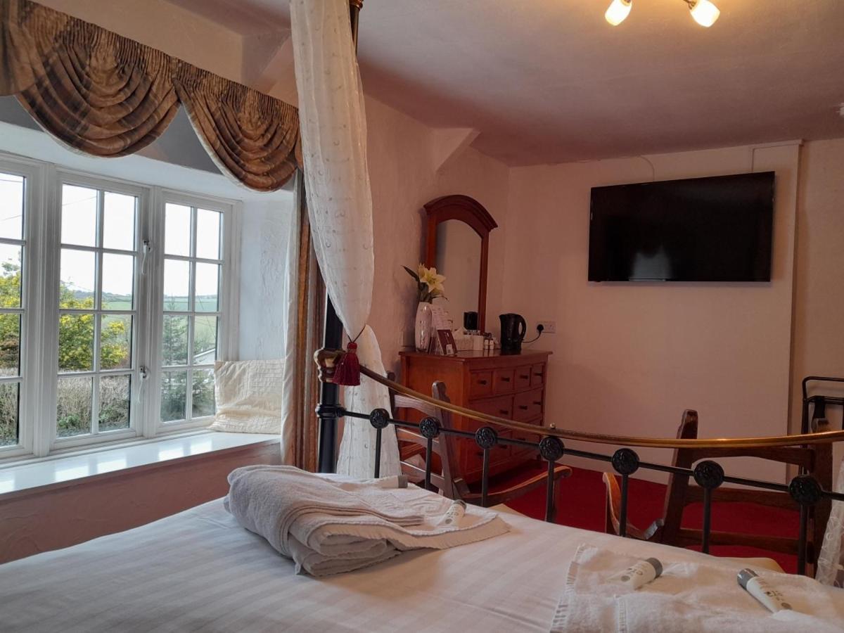 The Weary Friar Inn Pillaton Екстер'єр фото