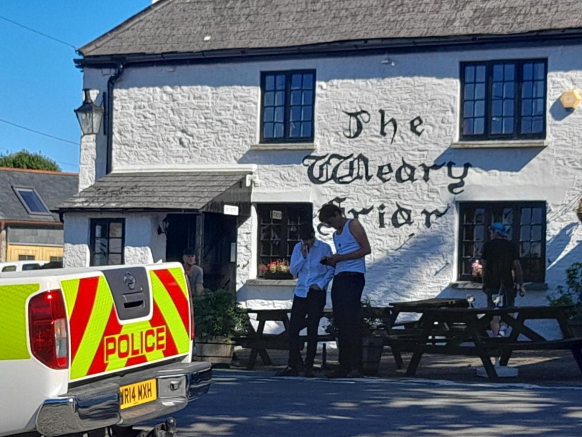The Weary Friar Inn Pillaton Екстер'єр фото